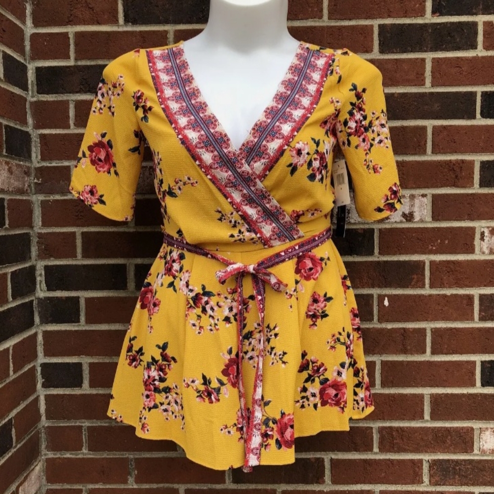 TRIXXI Women's Medium Yellow V-Neck Romper w/ Belt